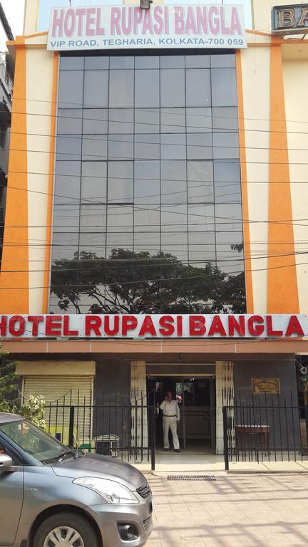Hôtel Rupasi Bangla à Calcutta Extérieur photo